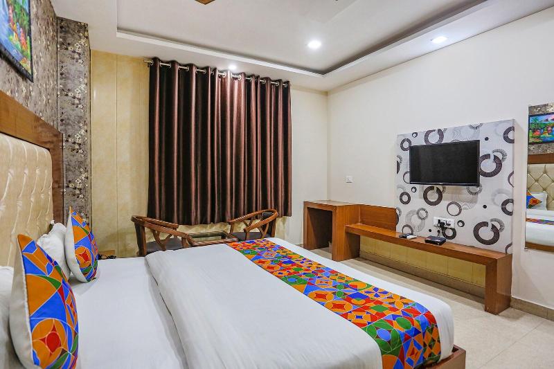 Fabhotel Frolic image