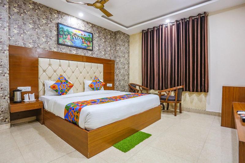 Fabhotel Frolic image