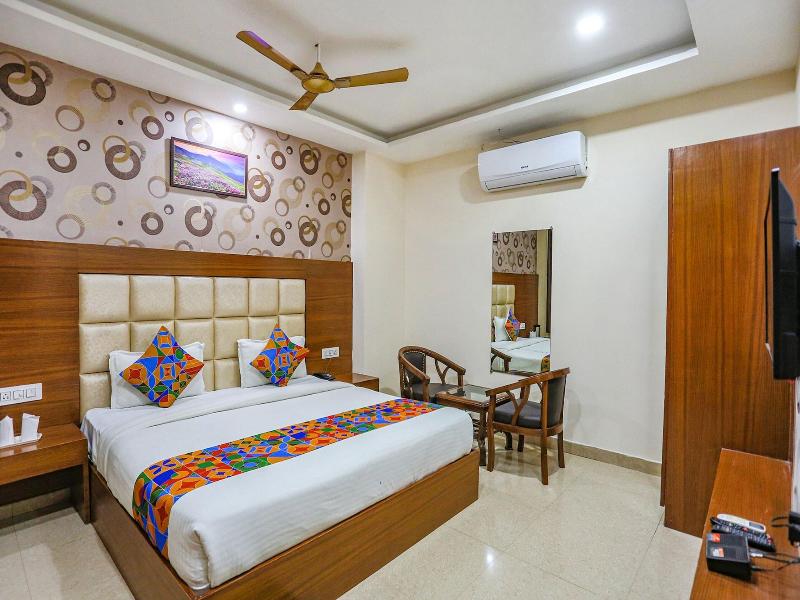 Fabhotel Frolic image