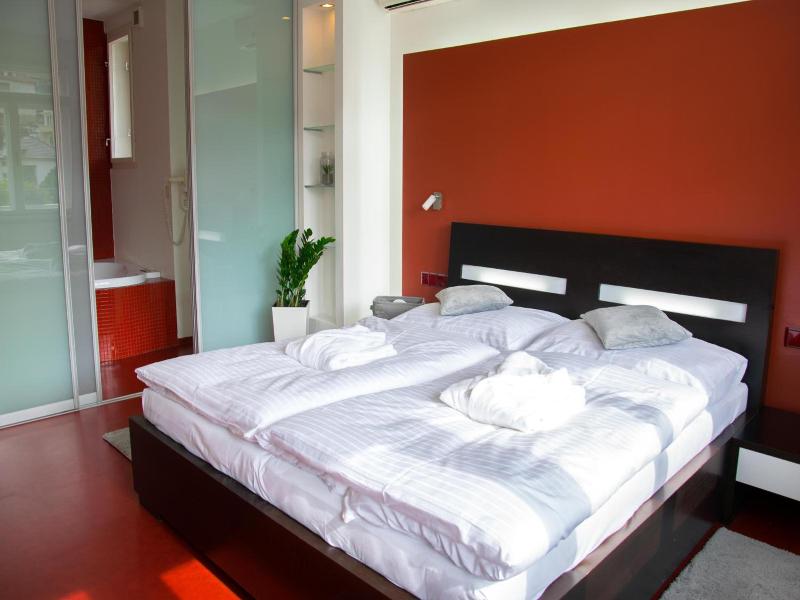 Hotel Krystal image