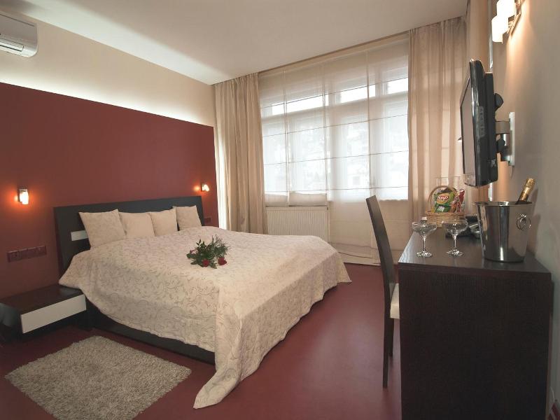 Hotel Krystal image