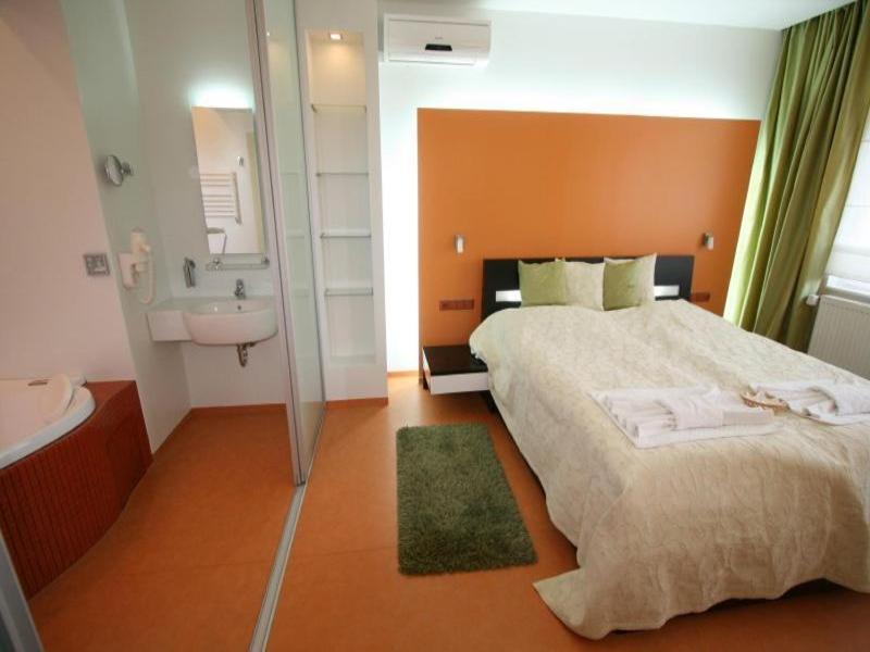 Hotel Krystal image
