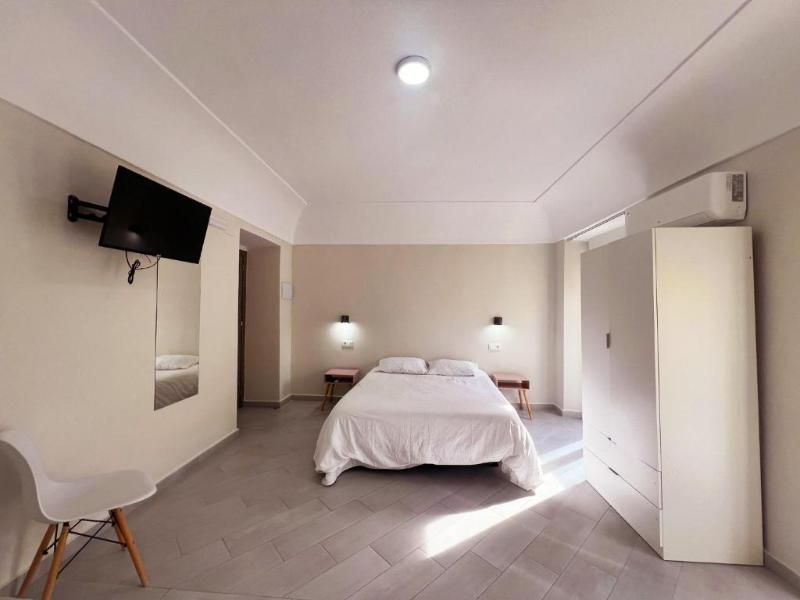 Hostal Pompeya image