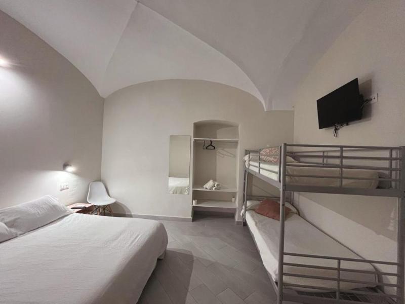 Hostal Pompeya image
