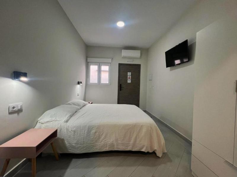Hostal Pompeya image