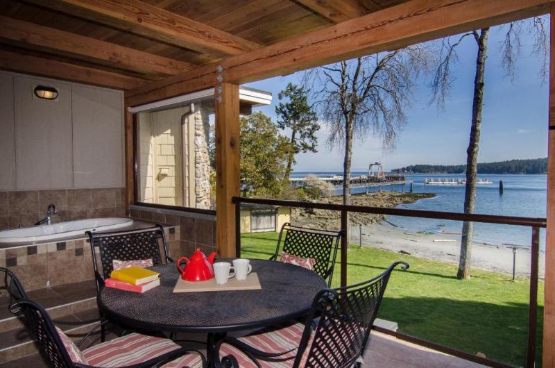 Galiano Oceanfront Inn Spa image