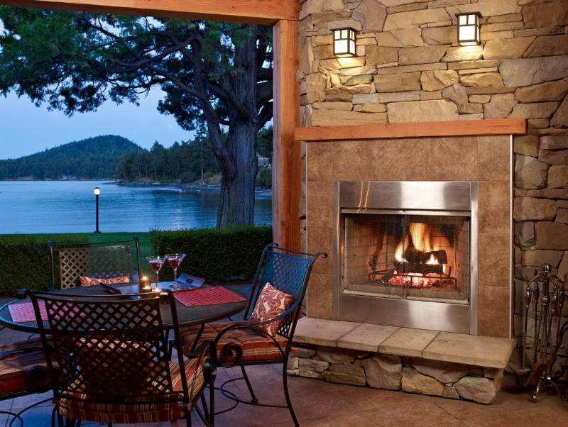 Galiano Oceanfront Inn Spa image