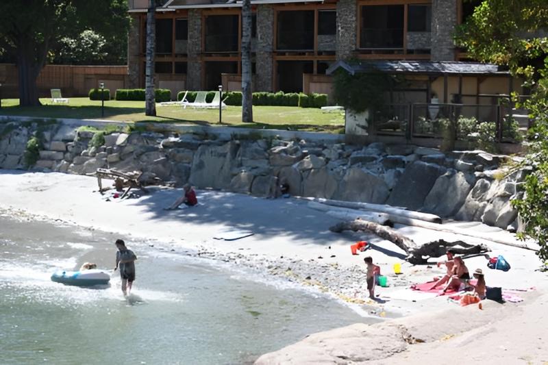 Galiano Oceanfront Inn Spa image