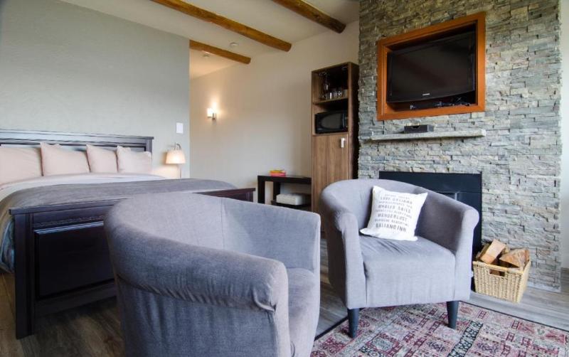Galiano Oceanfront Inn Spa image
