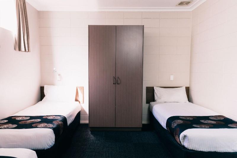Motel Poinsettia image