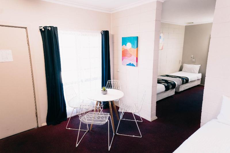 Motel Poinsettia image