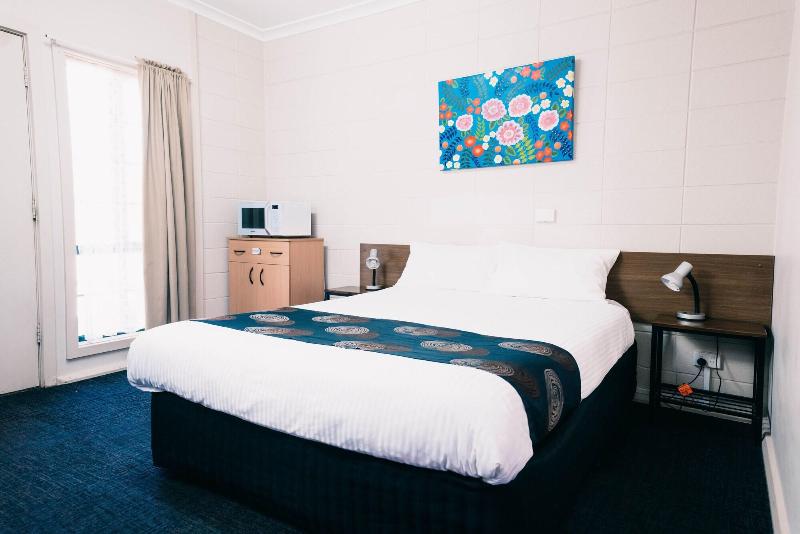 Motel Poinsettia image