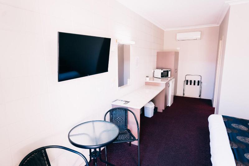 Motel Poinsettia image