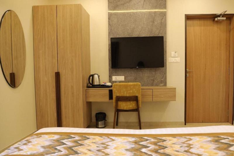 Hotel Natham By Vrinda image