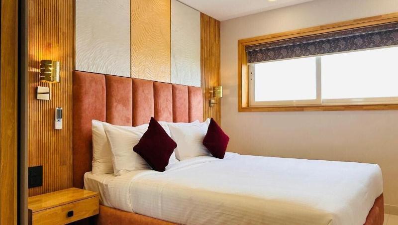 The Habitat Suites image