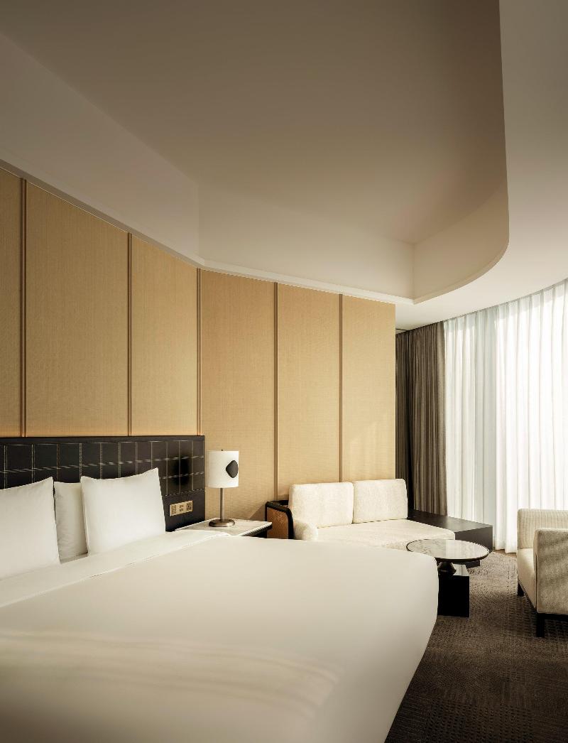 HUALUXE Shenzhen Bao'an