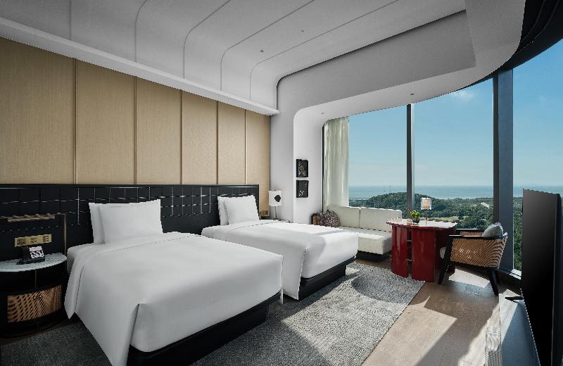 HUALUXE Shenzhen Bao'an
