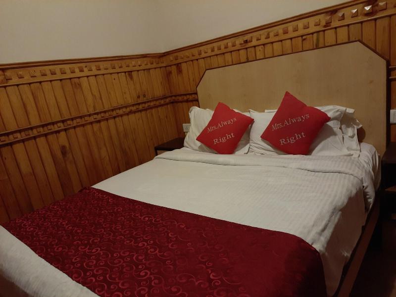 Pine Borough Inn image