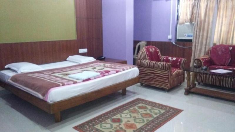 Hotel Raj Residency 2