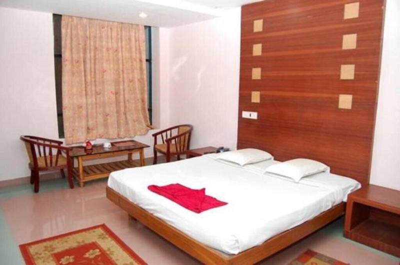 Hotel Raj Residency 3