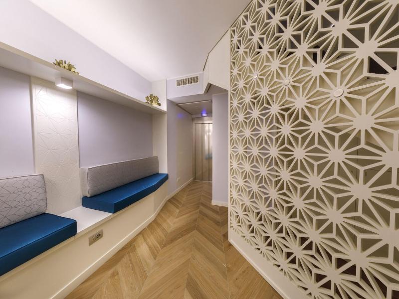 Hotel Baylle image