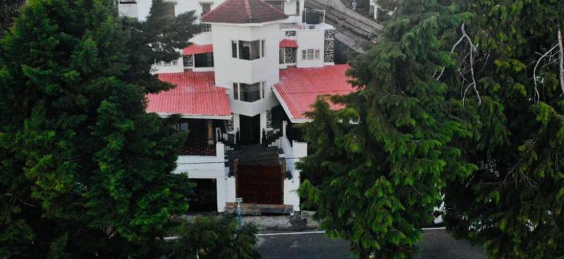 Akkandi Veedu