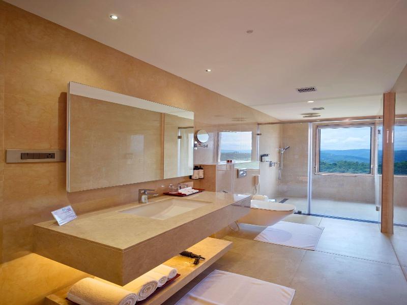 Vibe Munnar Resort & Spa image