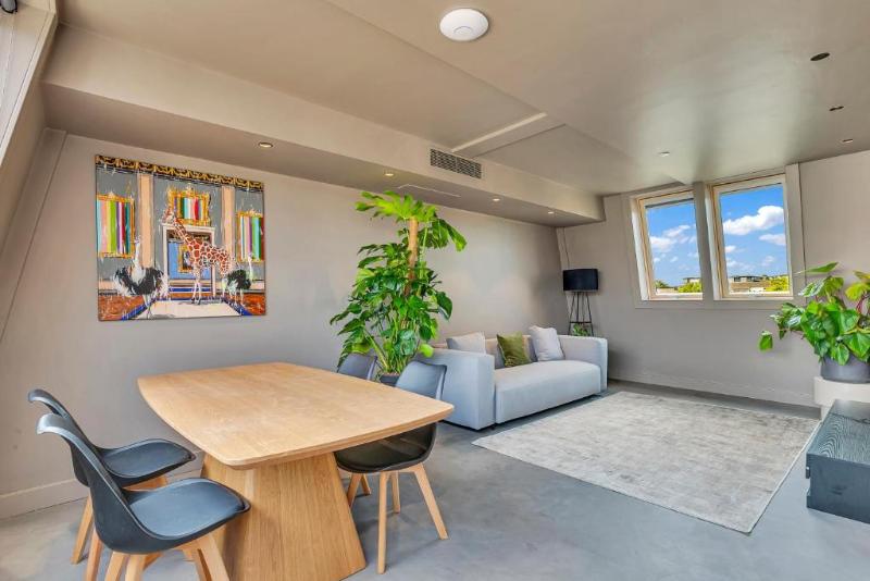 Kings House - Image 1