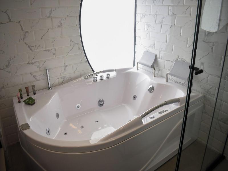 Hotel Living 35 Suites image