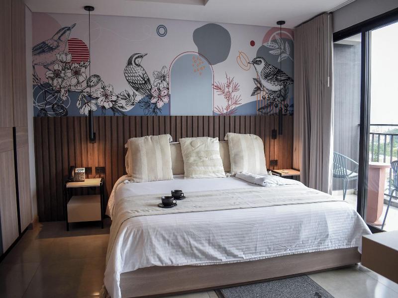 Hotel Living 35 Suites image