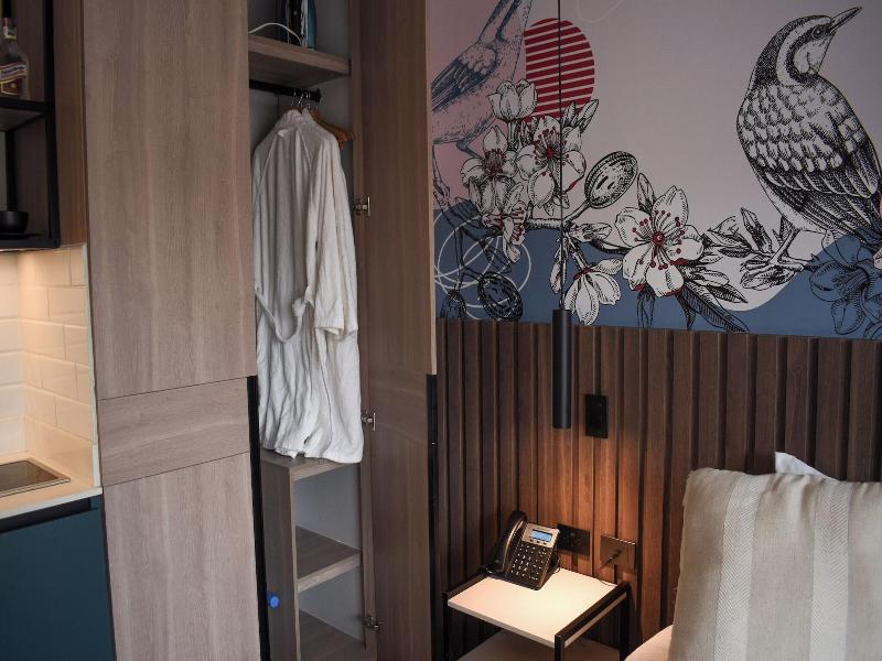Hotel Living 35 Suites image