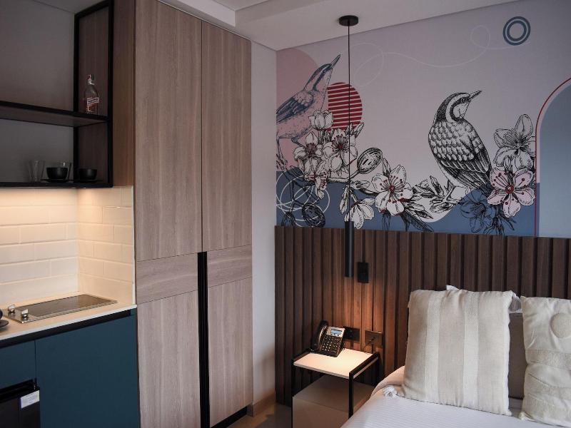Hotel Living 35 Suites image