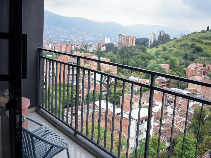 Hotel Living 35 Suites image