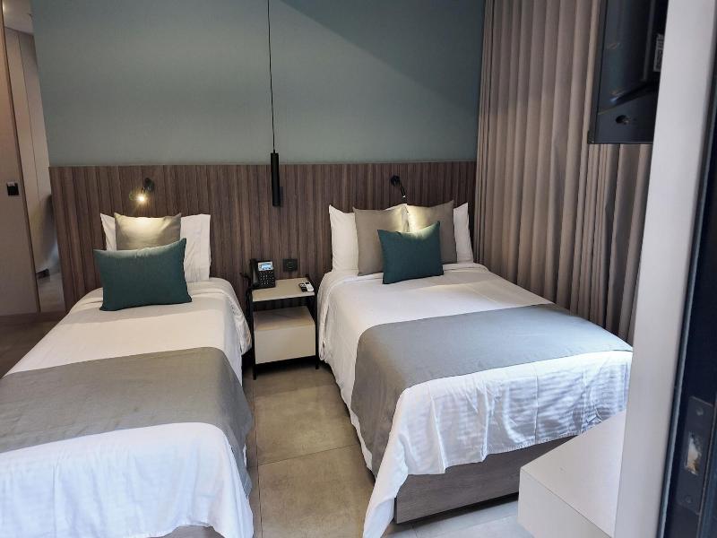 Hotel Living 35 Suites image