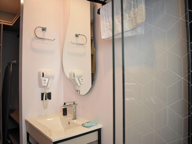 Hotel Living 35 Suites image