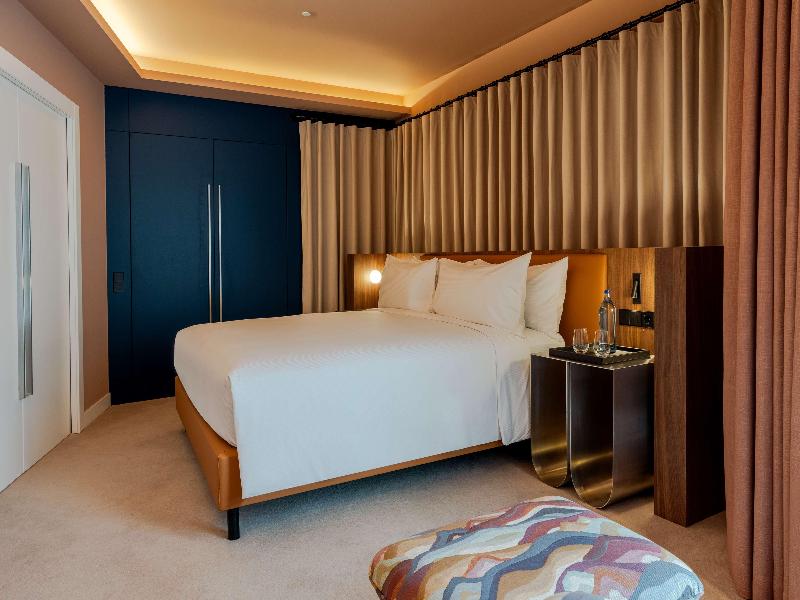 Cenica Porto Hotel, Curio Collection By Hilton image