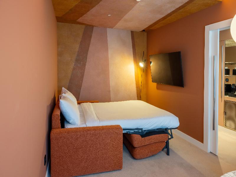 Cenica Porto Hotel, Curio Collection By Hilton image