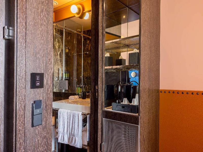 Cenica Porto Hotel, Curio Collection By Hilton image
