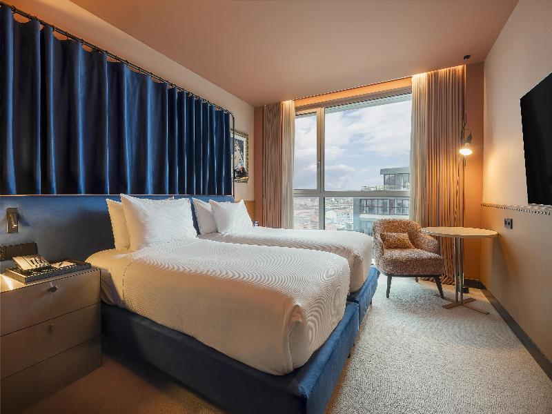 Cenica Porto Hotel, Curio Collection By Hilton image