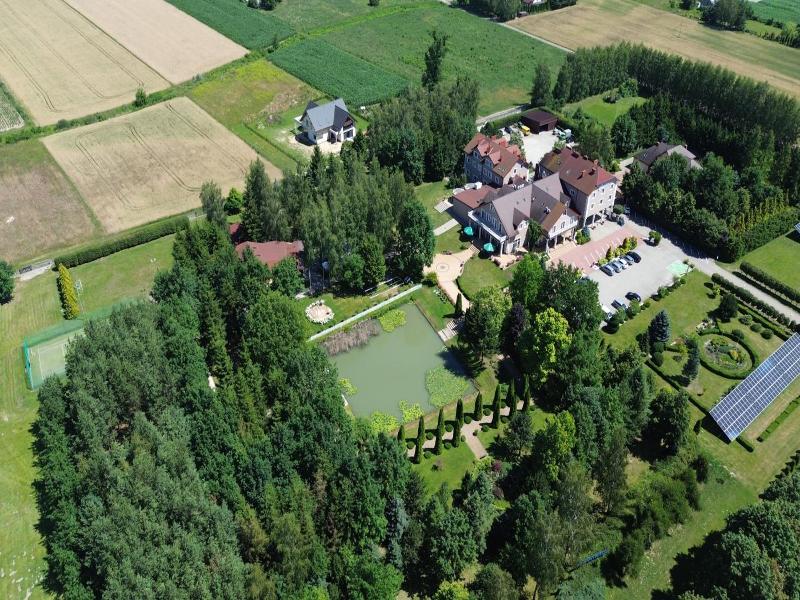 Hotel Chabrowy Dworek image