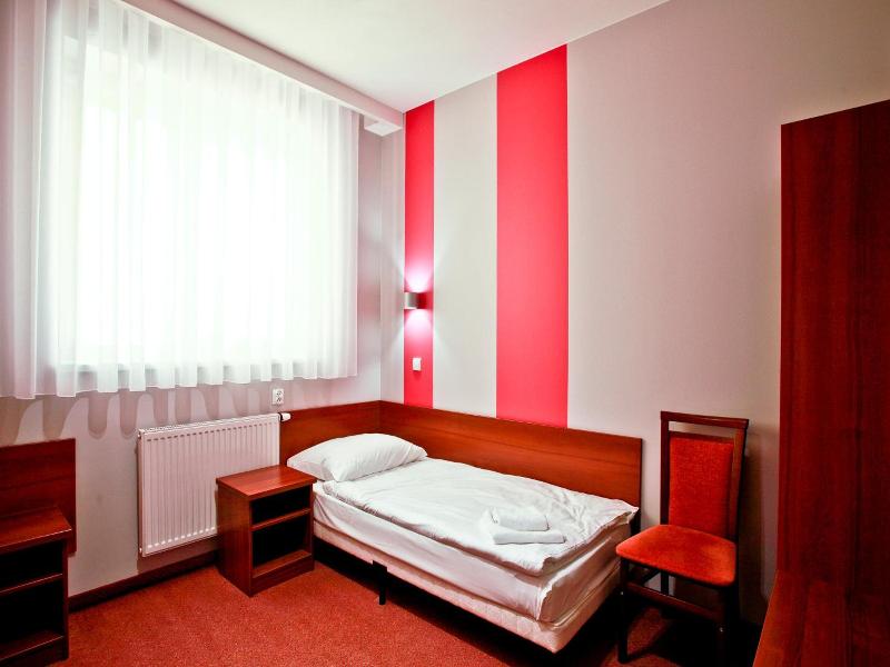 Hotel Chabrowy Dworek image