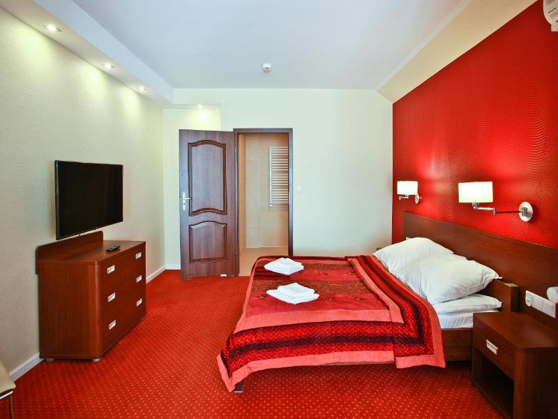 Hotel Chabrowy Dworek image