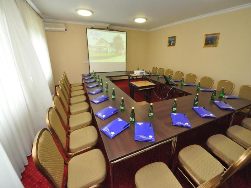 Hotel Chabrowy Dworek image