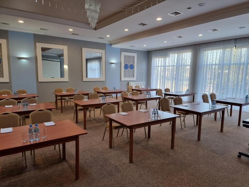 Hotel Chabrowy Dworek image
