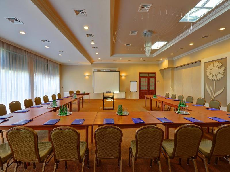 Hotel Chabrowy Dworek image