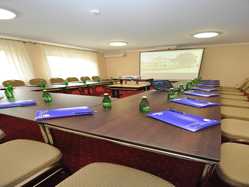 Hotel Chabrowy Dworek image