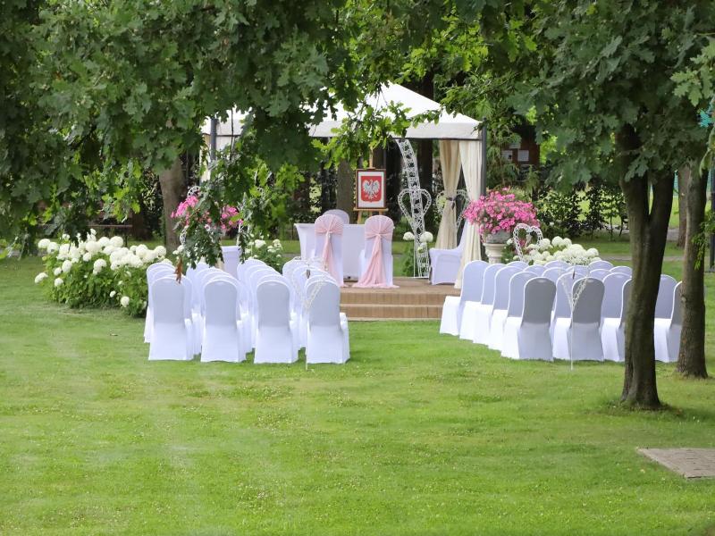 Hotel Chabrowy Dworek image
