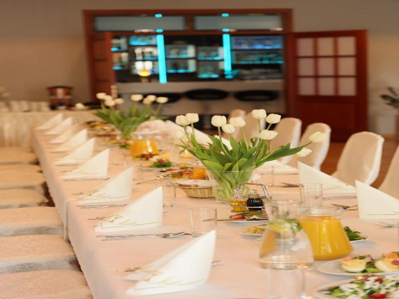 Hotel Chabrowy Dworek image