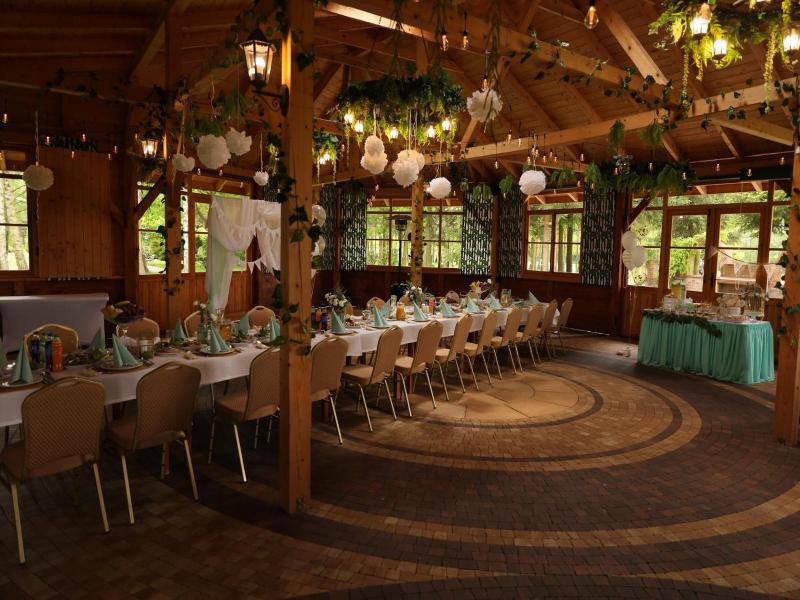 Hotel Chabrowy Dworek image