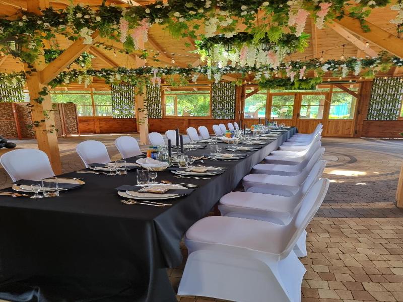 Hotel Chabrowy Dworek image